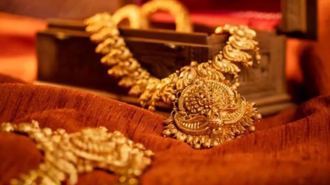 তিন দফা কমার পর ফের বাড়ল স্বর্ণের দাম